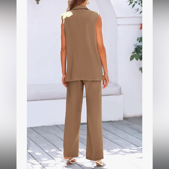 Women’s sleeveless suit and wide pant set - Picture 3 of 8